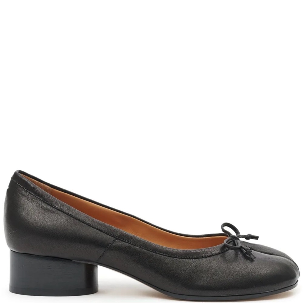 Black leather Tabi split toe heels